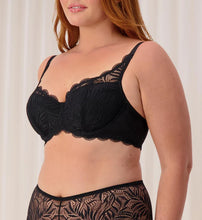 Load image into Gallery viewer, Triumph  Essential Lace Balconette Bra WHP (Black)
