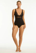 Load image into Gallery viewer, Sea Level Eclipse Longline Tri Tankini (Black)
